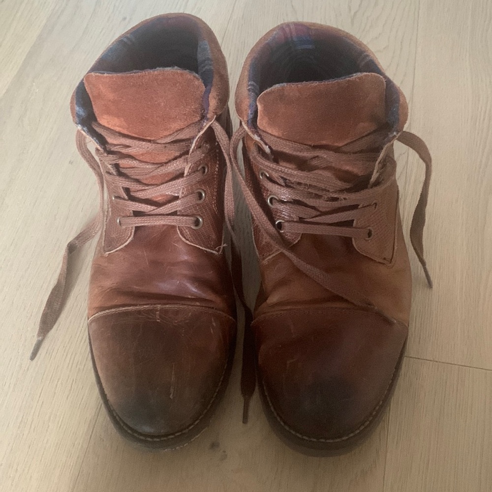 STEVE MADDEN Leather Boots